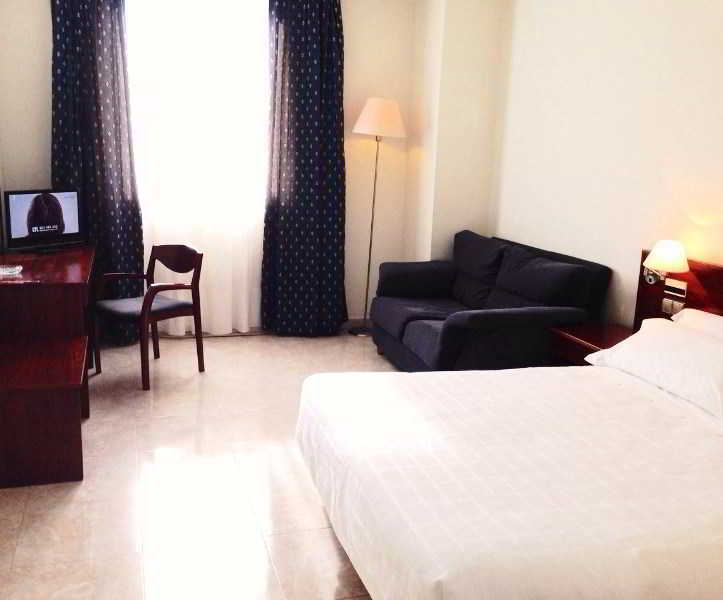 Checkin Valencia Ciscar Hotel Picanya Exterior photo