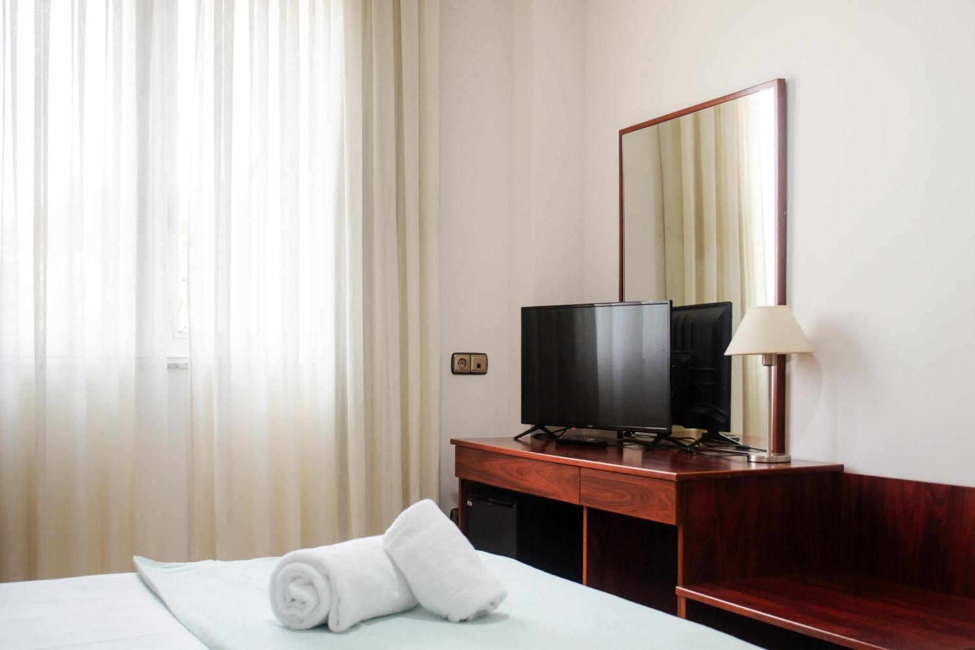 Checkin Valencia Ciscar Hotel Picanya Exterior photo